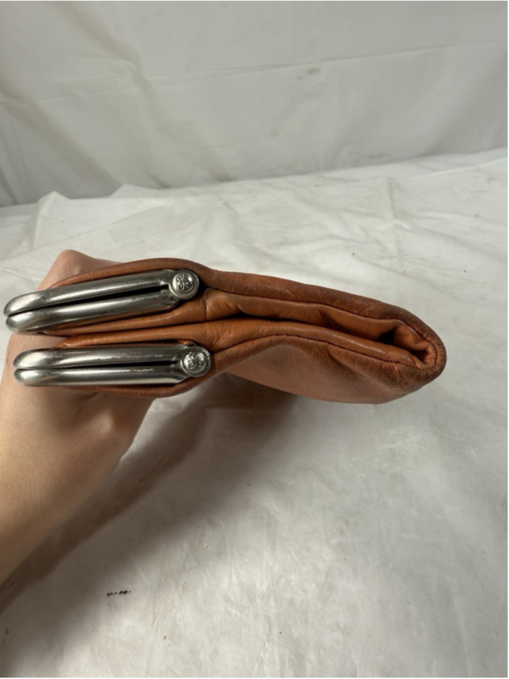 HOBO The Original Lauren Orange Clutch Wallet - Picture 10 of 15